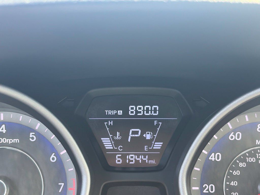 Used 2015 Hyundai Elantra SE w/ Option Group 02 FWD image 6