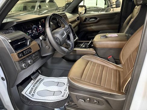 Used 2026 GMC Yukon XL Denali Ultimate AWD/4WD image 4