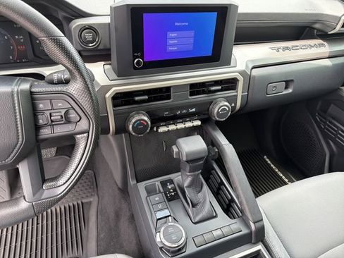 Certified 2024 Toyota Tacoma SR5 AWD/4WD image 15