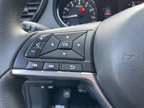 Used 2022 Nissan Rogue Sport S FWD image 21