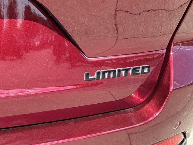 Used 2023 Jeep Grand Cherokee Limited w/ Black Appearance Package AWD/4WD image 6