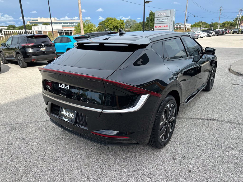 Used 2024 Kia EV6 Wind w/ Wind Technology Package AWD/4WD image 7