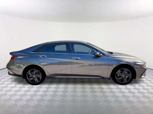 New 2026 Hyundai Elantra SEL Sport Premium FWD image 9