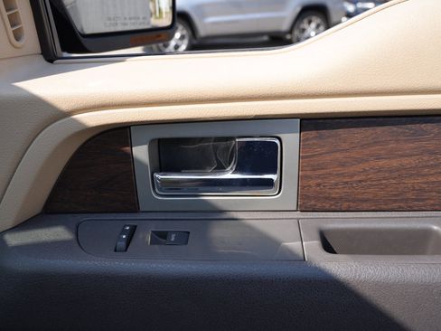 Used 2014 Ford F150 Lariat w/ Equipment Group 502A Luxury image 23