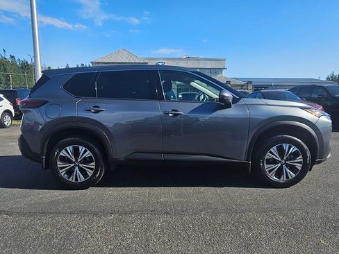 Used 2021 Nissan Rogue SV AWD/4WD image 2
