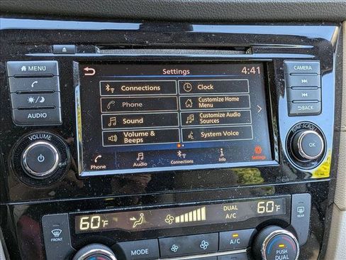 Used 2020 Nissan Rogue SV FWD image 13