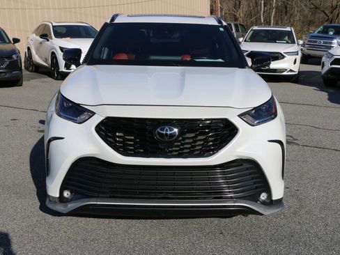 Used 2023 Toyota Highlander XSE image 11