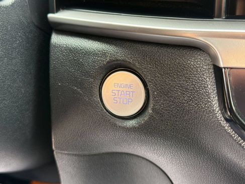 Used 2024 Kia Sorento S AWD/4WD image 14