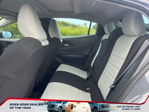 Used 2025 Toyota Prius Limited w/ Limited Premium Package image 11