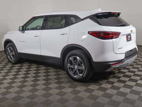 Used 2025 Chevrolet Blazer LT FWD image 11