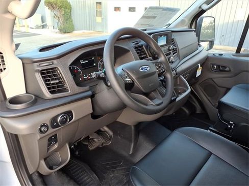 New 2025 Ford Transit 250 148 Medium Roof image 10
