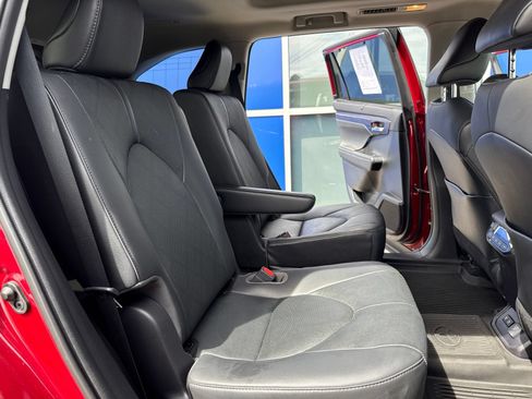 Used 2021 Toyota Highlander Platinum AWD/4WD image 27