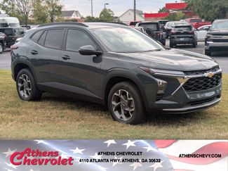 Used 2025 Chevrolet Trax LT FWD video 1