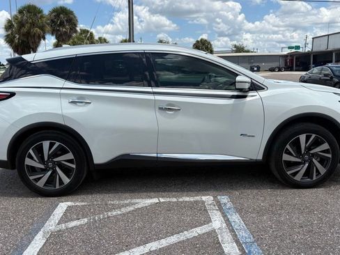 Used 2016 Nissan Murano Platinum w/ Platinum Technology Package FWD image 2