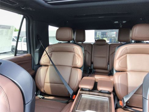 New 2026 Lincoln Navigator L Reserve AWD/4WD image 15