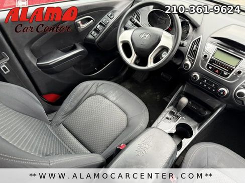 Used 2012 Hyundai Tucson GL image 18