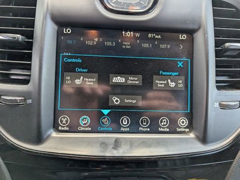 Used 2017 Chrysler 300 S AWD/4WD image 4