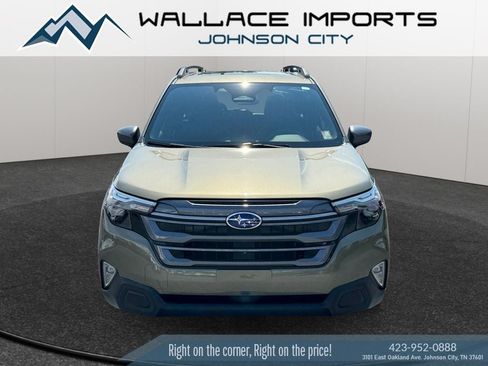 Certified 2025 Subaru Forester Premium w/ Convenience Package #1 AWD/4WD image 8