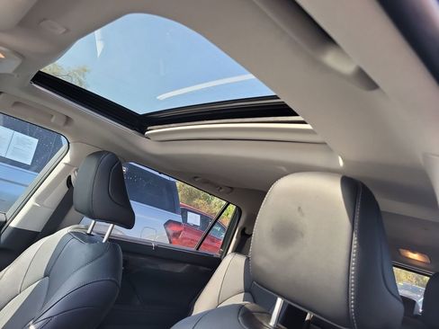 Used 2024 Toyota Highlander Limited image 21