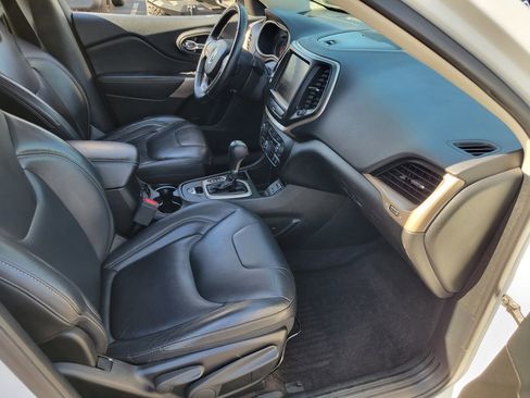 Used 2018 Jeep Cherokee Limited image 48