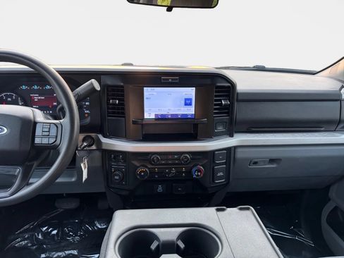 Used 2025 Ford F350 XLT AWD/4WD image 13