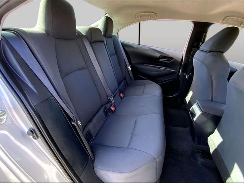 Used 2022 Toyota Corolla LE FWD image 19