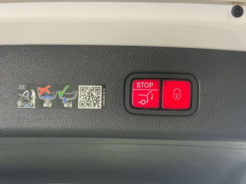 Certified 2025 Mercedes-Benz GLC 300 4MATIC image 29