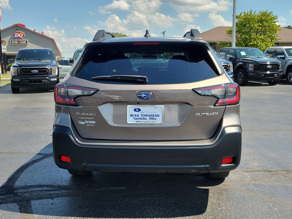 Used 2024 Subaru Outback Premium AWD/4WD image 5