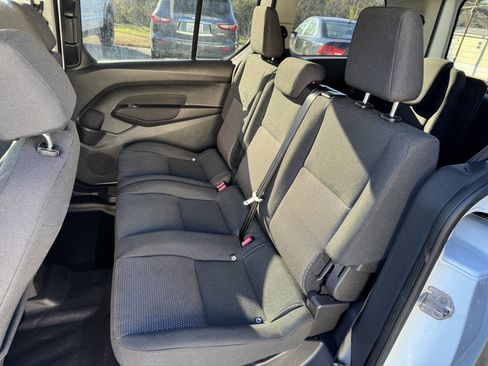 Used 2017 Ford Transit Connect XL image 7