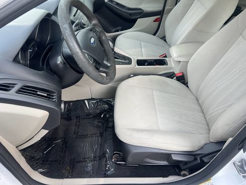 Used 2017 Ford Focus SE image 9