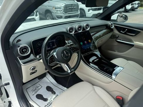 Used 2026 Mercedes-Benz GLC 300 4MATIC image 3