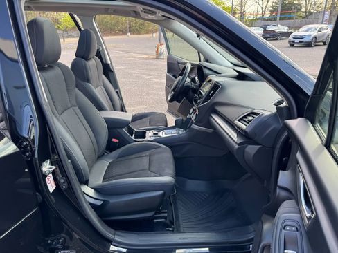 Used 2019 Subaru Forester Premium AWD/4WD image 18