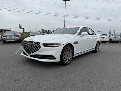 Used 2021 Genesis G90 3.3T Premium RWD image 3