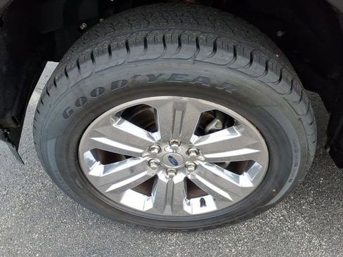 Used 2020 Ford F150 Lariat w/ Equipment Group 502A Luxury image 13