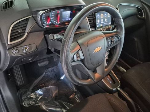 Used 2020 Chevrolet Trax LS w/ Tint and Cruise Package FWD image 11