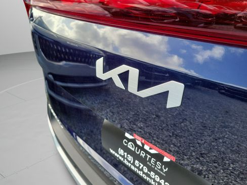 New 2026 Kia Carnival EX FWD image 31