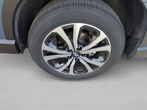 Used 2023 Subaru Forester Limited image 9