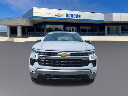 Used 2024 Chevrolet Silverado 1500 LT AWD/4WD image 9