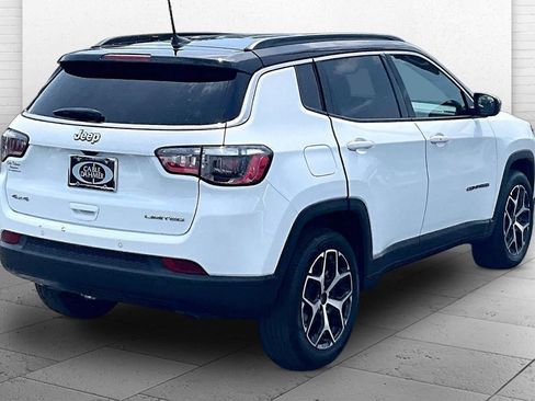 Used 2025 Jeep Compass Limited AWD/4WD image 14