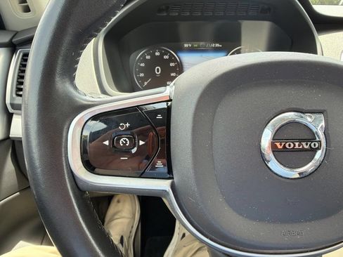 Used 2017 Volvo XC90 T6 Momentum w/ Vision Package AWD/4WD image 7