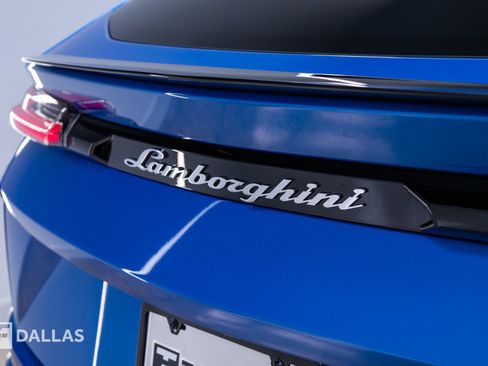 Used 2022 Lamborghini Urus AWD/4WD image 13