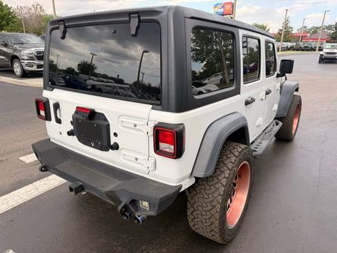 Used 2018 Jeep Wrangler Unlimited Sport image 9