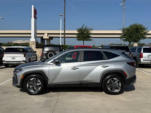 Used 2025 Hyundai Tucson SEL FWD image 8