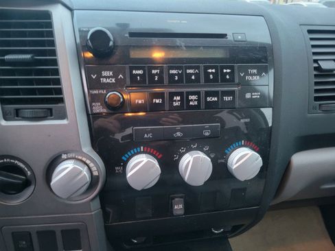 Used 2011 Toyota Tundra 4x4 CrewMax image 28