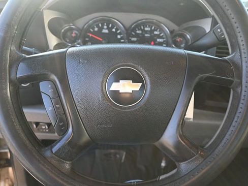 Used 2014 Chevrolet Silverado 3500 W/T w/ Snow Plow Prep Package image 18