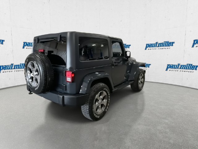 Used 2018 Jeep Wrangler Sahara w/ Connectivity Group AWD/4WD image 11