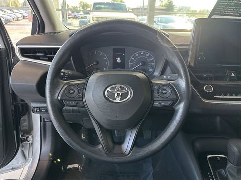 Used 2023 Toyota Corolla LE image 27