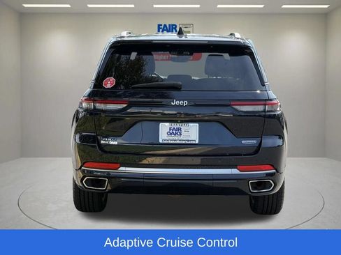 Used 2023 Jeep Grand Cherokee Summit w/ Luxury Tech Group V AWD/4WD image 9