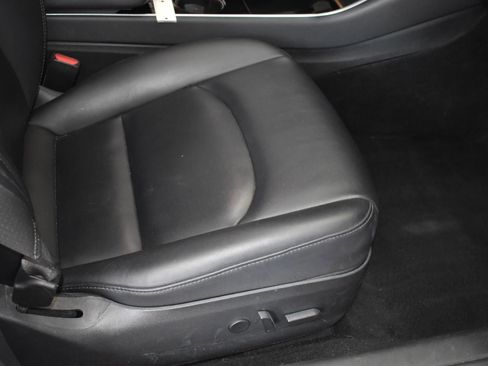 Used 2023 Tesla Model 3 Standard Range image 15