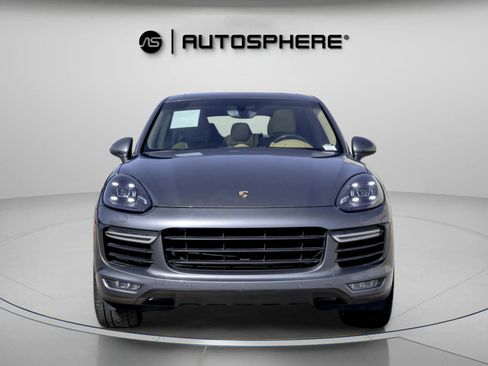 Used 2016 Porsche Cayenne Turbo AWD/4WD image 2